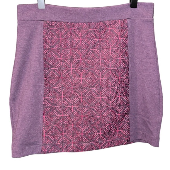 American Eagle Mini Printed Pencil Skirt Purple Pink 4 Twee - Picture 1 of 4